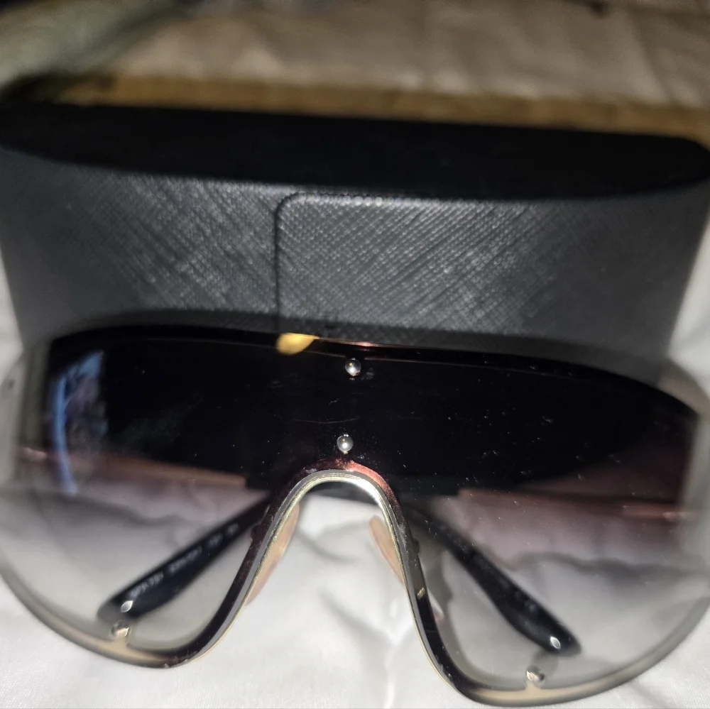 PRADA SUNGLASSES - Picture 1 of 4